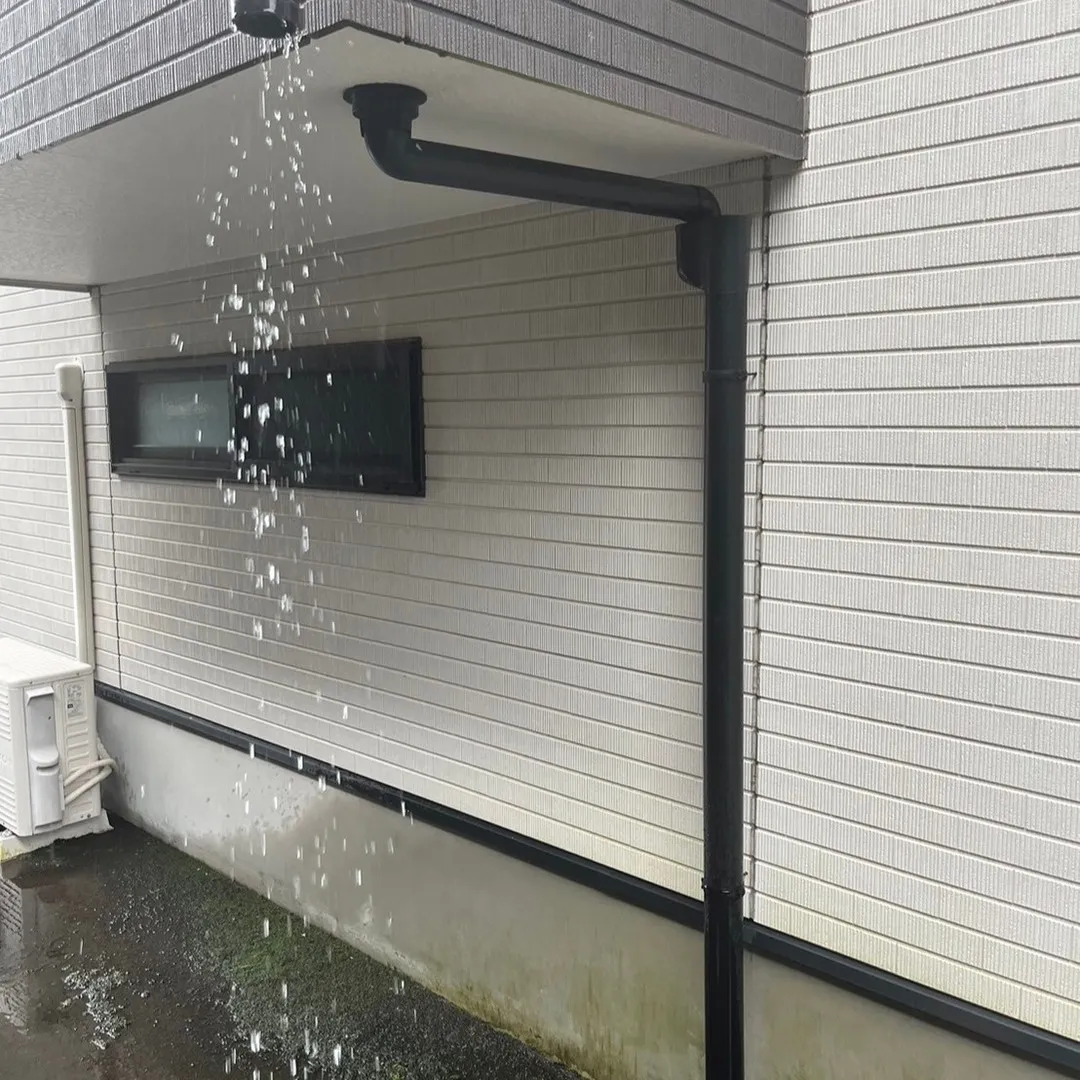 Sアパートの雨樋補修工事を行いました🌧️🔧。